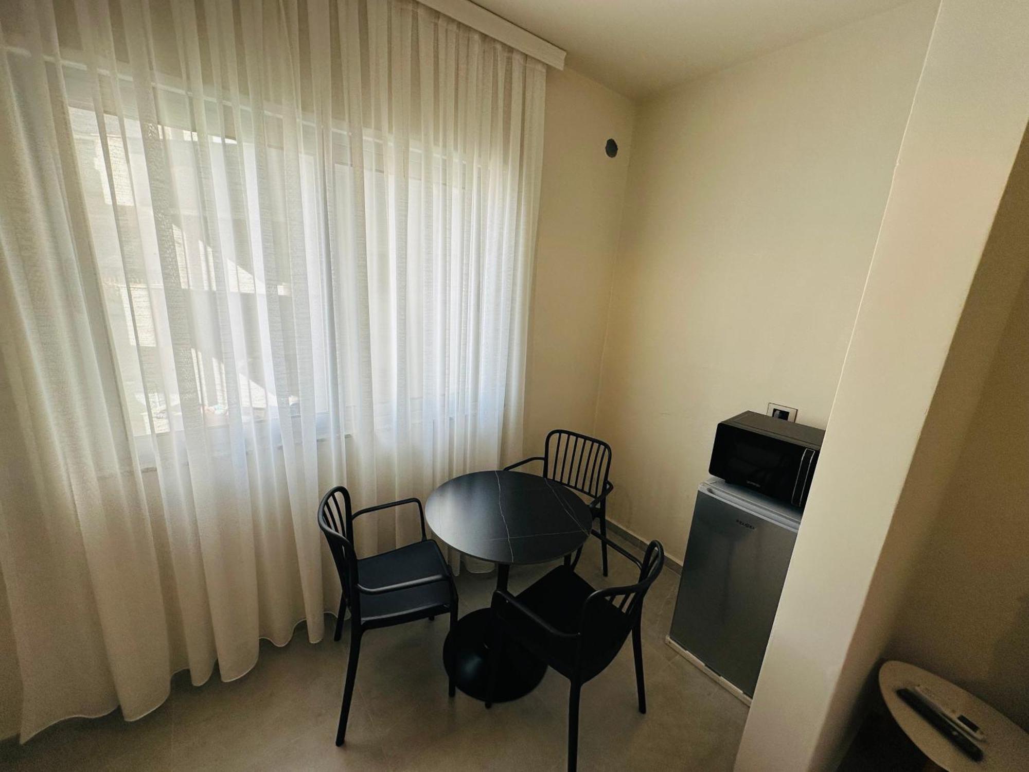 Stay-Five Rooms & Apartments Шкодер Экстерьер фото