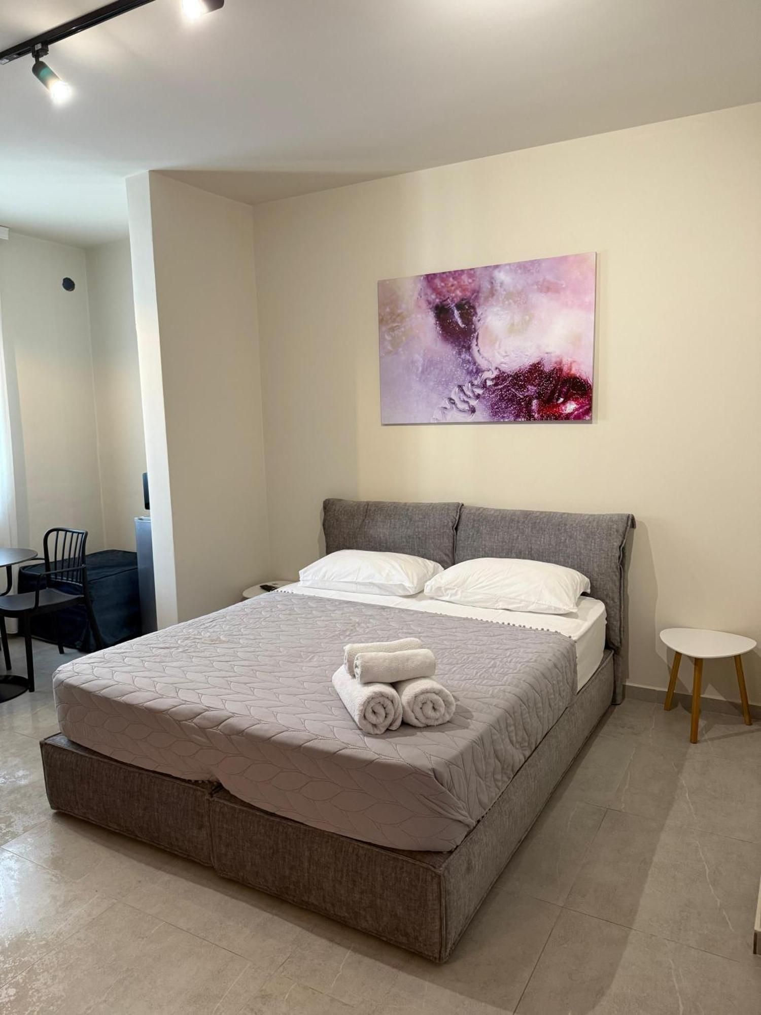Stay-Five Rooms & Apartments Шкодер Экстерьер фото