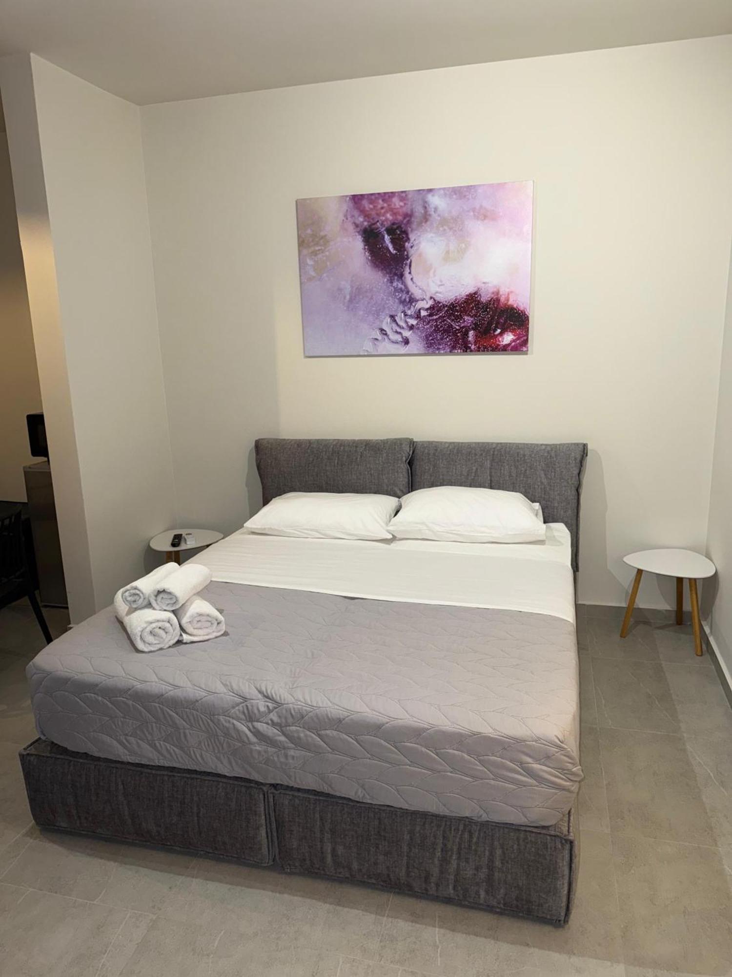 Stay-Five Rooms & Apartments Шкодер Экстерьер фото