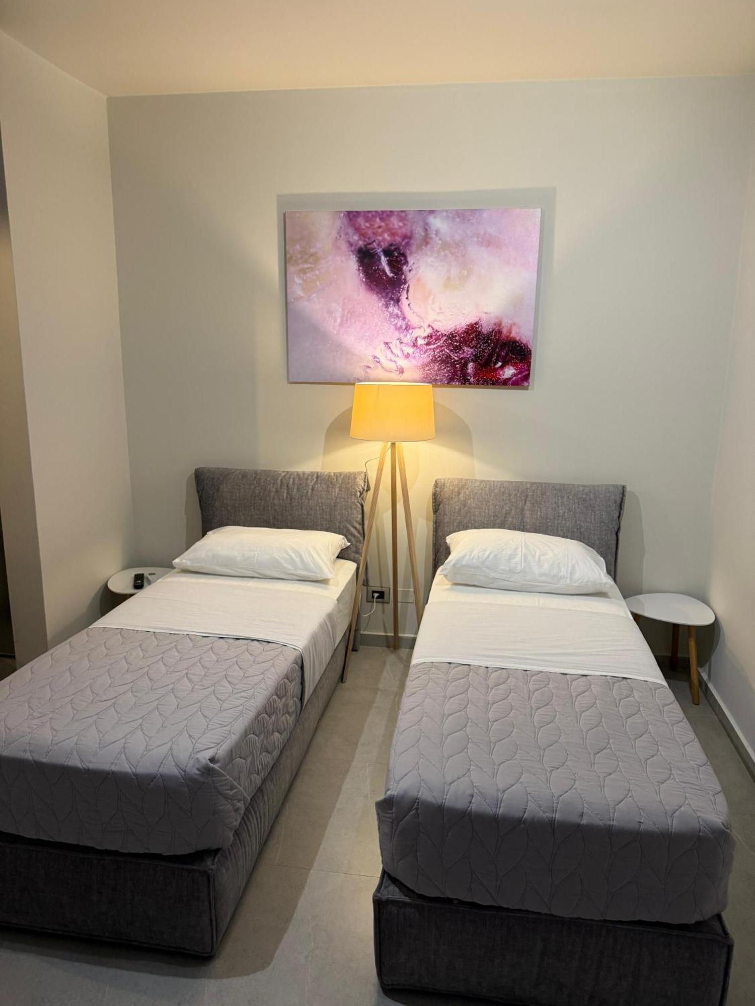Stay-Five Rooms & Apartments Шкодер Экстерьер фото