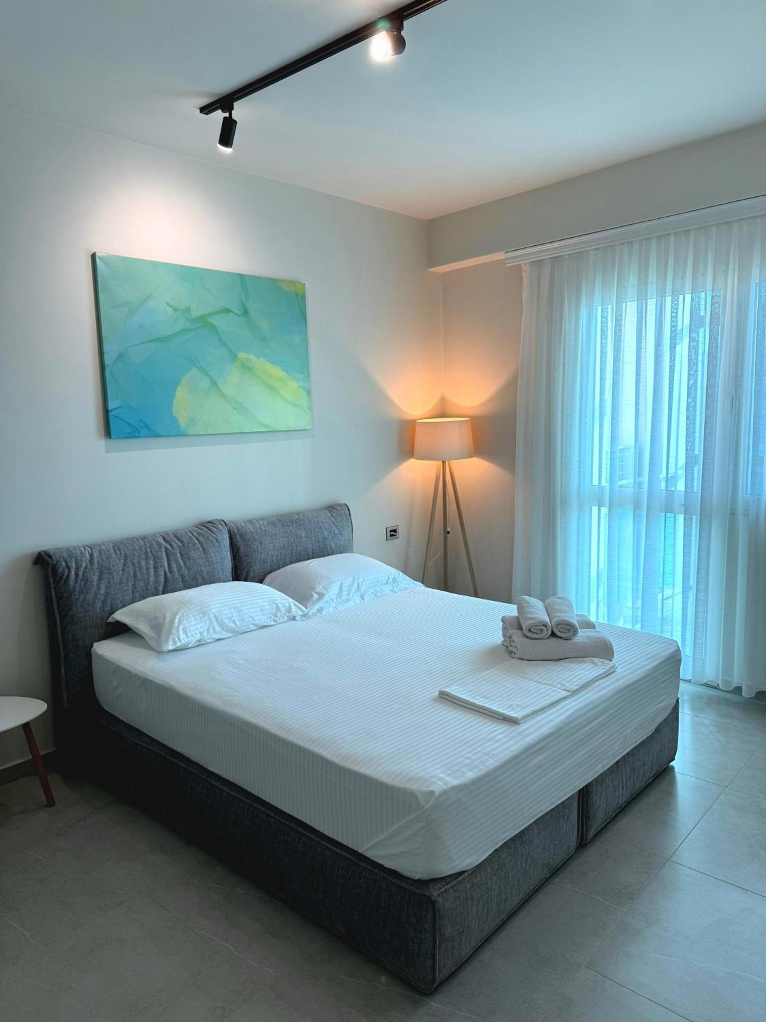 Stay-Five Rooms & Apartments Шкодер Экстерьер фото