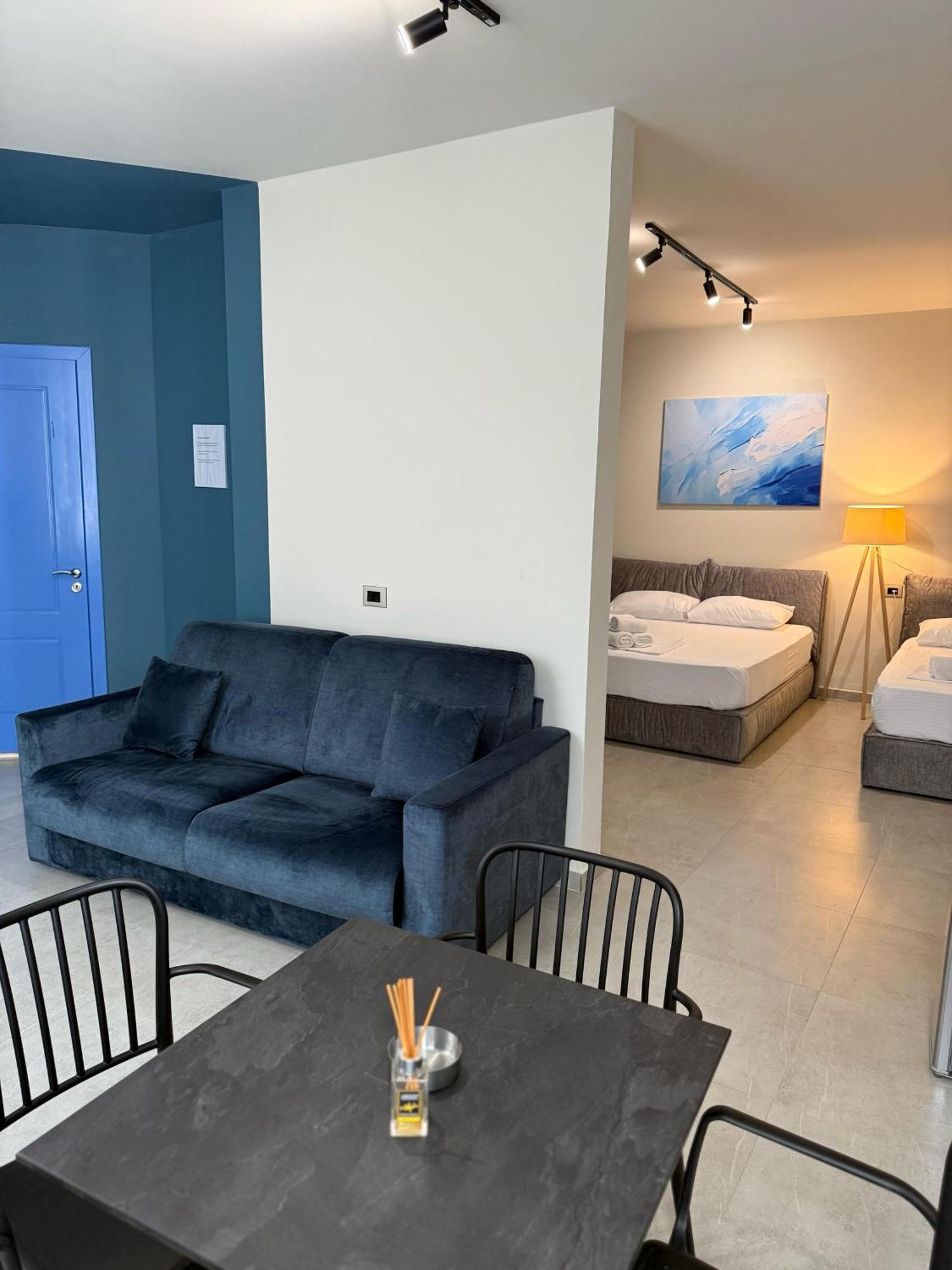 Stay-Five Rooms & Apartments Шкодер Экстерьер фото