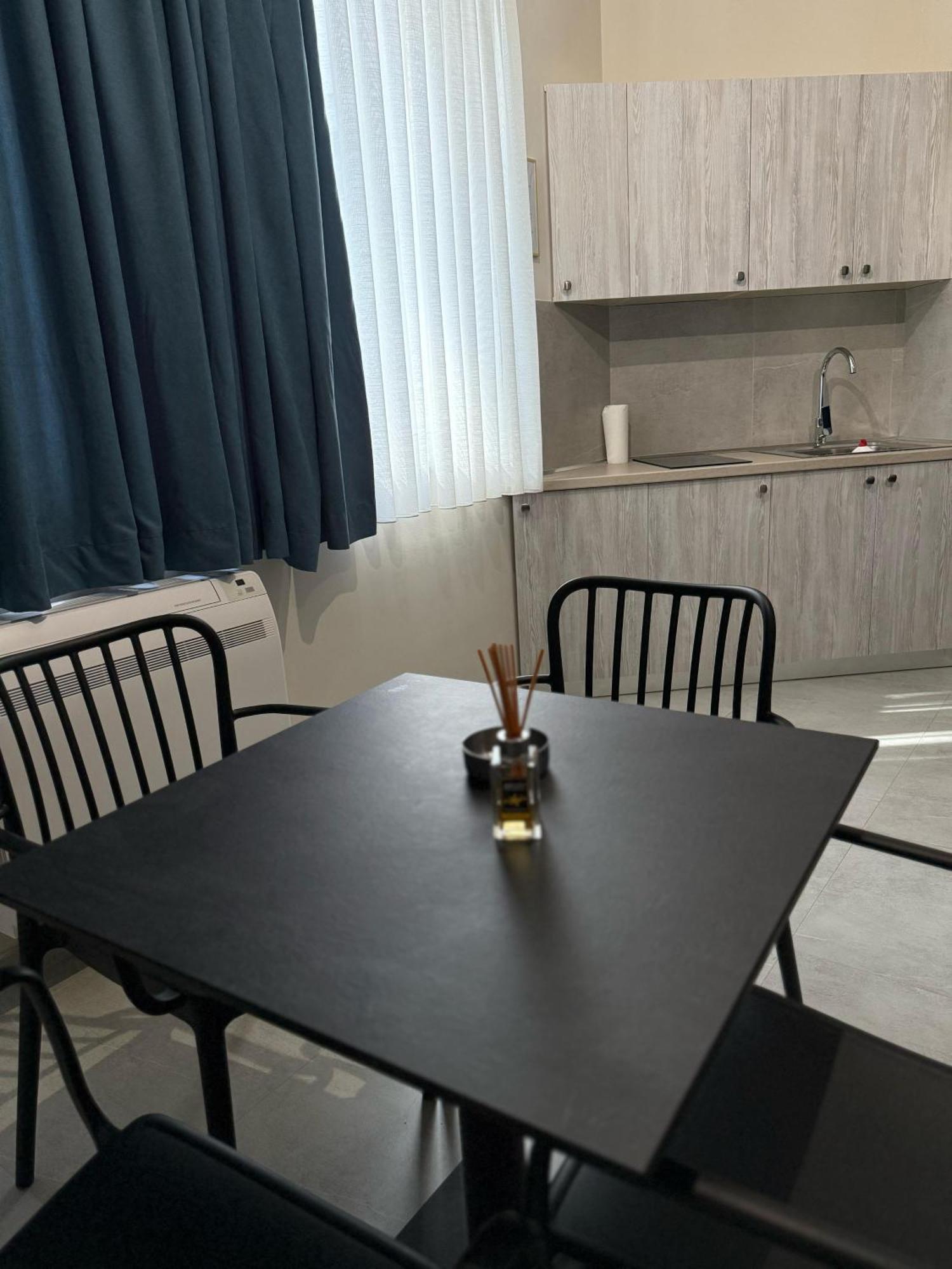 Stay-Five Rooms & Apartments Шкодер Экстерьер фото
